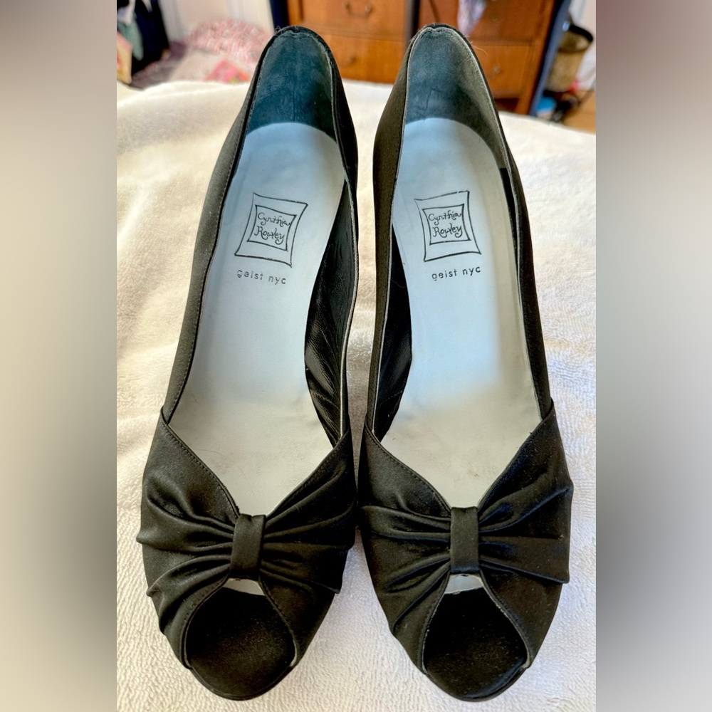 Vintage Cynthia Rowley Peep-Toe Bow Pumps Size 9.5